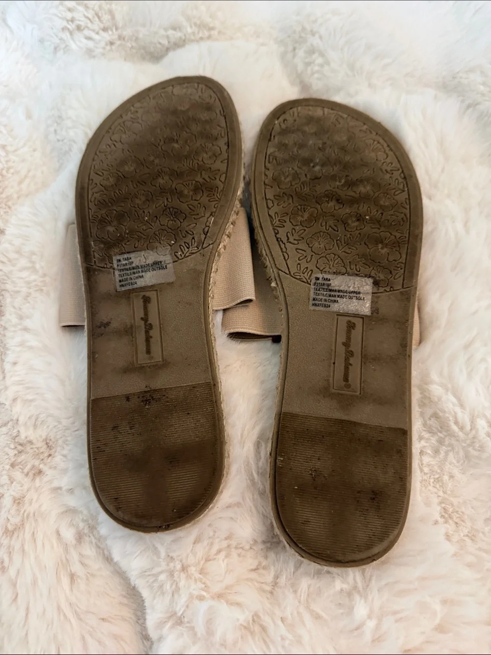 Tommy Bahama Tara  Beige Wide-Band Toe-Loop Sandals with Brown Footbed